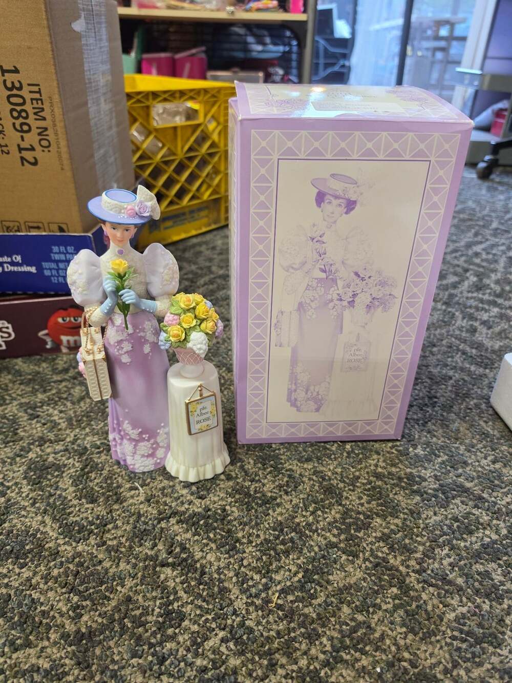 Avon Presidential Figurine Pfe. Albee Rose